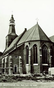 138-144 St. Maartensdijk, Ned. Herv. Kerk met toren. De Nederlandse Hervormde kerk te Sint Maartensdijk