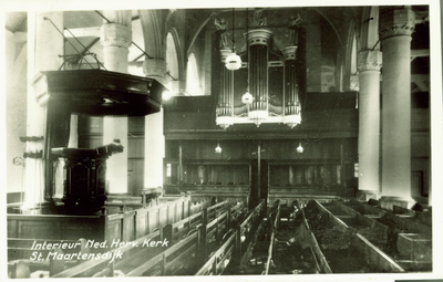 138-151 Interieur Ned. Herv. Kerk St. Maartensdijk. Interieur van de Nederlandse Hervormde kerk te Sint Maartensdijk