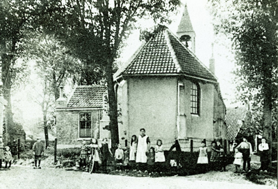 138-194 De voormalige Nederlandse Hervormde kerk te Sirjansland