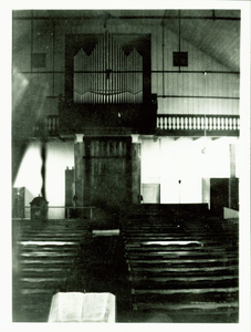 141-107 Interieur van de voormalige Nederlands Hervormde kerk te Westkapelle