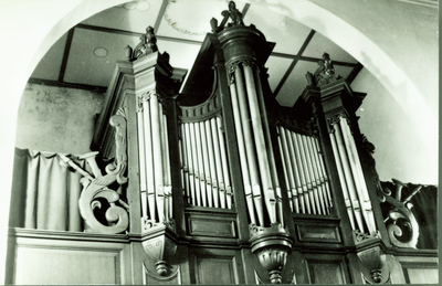 142-12 Orgel Kerk te Wilhelminadorp. Het orgel in de Nederlandse Hervormde kerk te Wilhelminadorp
