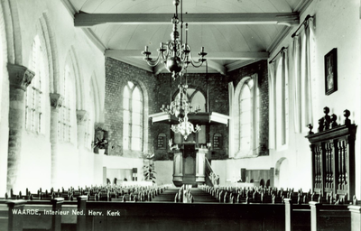 142-86 Waarde, Interieur Ned. Herv. Kerk. Interieur van de Nederlandse Hervormde kerk te Waarde