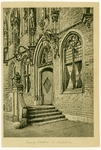 700 Ingang Stadhuis te Middelburg. [c. 1900]. 1 prent : ets, aquatint ; 14,8 x 10,3 cm, blad 16,8 x 11,3 cm
