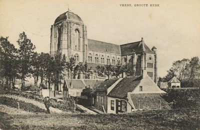 1011 Veere, Groote Kerk. De grote kerk van Veere gezien vanaf het kanaal door Walcheren