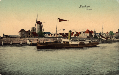 10184 Zierikzee Haven. Gezicht in de monding van de haven van Zierikzee met een uitvarend schip van de Provinciale ...