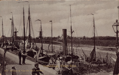 10383 Wemeldinge, Kleine Sluis. Schepen in de kleine sluis in het kanaal door Zuid-Beveland te Wemeldinge