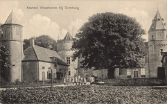10408 Kasteel Westhoven bij Domburg. Gezicht op het kasteel Westhove te Domburg met poserende kinderen en een dienstbode