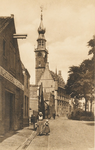 1062 Town Hall, Veere. Gezicht op de Markt te Veere met links de stalhouderij van H. Castel en op de achtergrond het stadhuis