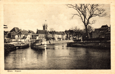 11087 De haven te Sluis met de boot Sluis-Brugge bij de aanlegplaats en een deel van de Kade