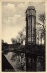 11186 Watertoren te Zierikzee. Gezicht op de watertoren te Zierikzee aan de gracht