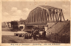 11195 Brug over de Eendracht - (Verbinding Tholen met N-Brabant). Gezicht op de brug over de Eendracht met op de ...