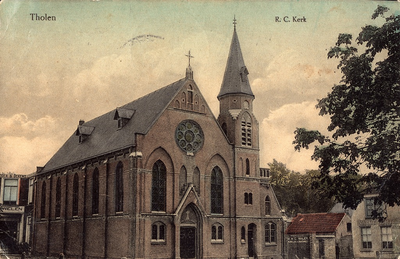 11201 Tholen R.C. Kerk. Gezicht op de Rooms-katholieke kerk aan de Markt te Tholen, met rechts de uitspanning Marktzicht