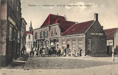 11209 Tholen - Vischstraat. Café en Logement de Kroon . Gezicht in de Visstraat te Tholen met café en logement de ...