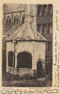 1175 De Fontein Groet uit Veere. De cisterne bij de Grote Kerk aan de Oudestraat te Veere