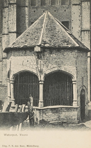 1178 Waterput Veere. De cisterne bij de Grote Kerk aan de Oudestraat te Veere