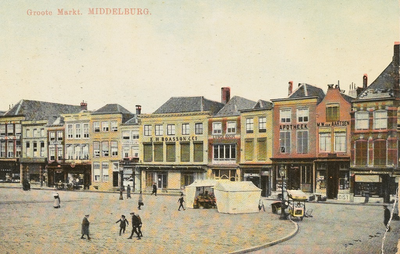 1531 Groote Markt. Middelburg. Gezicht op de Markt te Middelburg op de hoek van de Lange Delft en de Burg, met ...