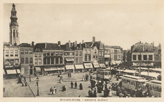 1545 Middelburg - Groote Markt. Gezicht op de Grote Markt te Middelburg met de tram en de weekmarkt