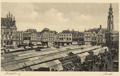 1557 Middelburg Markt. De weekmarkt op de Grote Markt te Middelburg