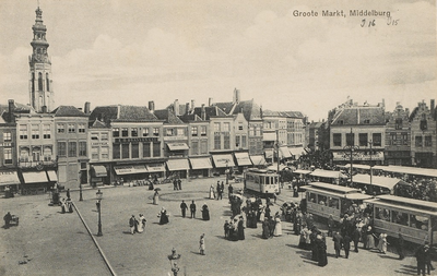 1585 Groote Markt, Middelburg. Gezicht op de Grote Markt te Middelburg met passagiers bij de tram