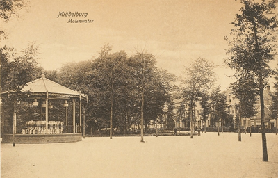 1710 Middelburg Molenwater. Gezicht op het Molenwater te Middelburg met de muziektent