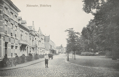 1732 Molenwater, Middelburg. Gezicht op het Molenwater te Middelburg, in de richting van de Koepoort