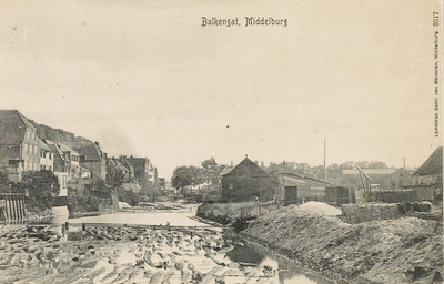 1776 Balkengat, Middelburg. Boomstammen in het water van het Balkengat te Middelburg