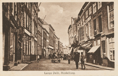1848 Lange Delft, Middelburg. Gezicht op de Lange Delft te Middelburg ter hoogte van de Sint Jansstraat met op de ...