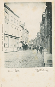 1880 Lange Delft. Middelburg. Gezicht op de Lange Delft te Middelburg met rechts de gevel van de Provinciale Bibliotheek