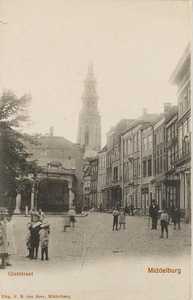 1899 Giststraat Middelburg. Gezicht op de Dam Noordzijde en de Lange Giststraat te Middelburg met links de graanbeurs, ...