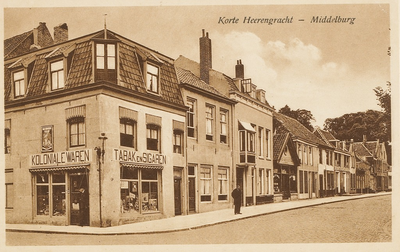 1934 Korte Heerengracht - Middelburg. Gezicht op de Korte Herengracht te Middelburg met links de hoek met de Noordpoortstraat