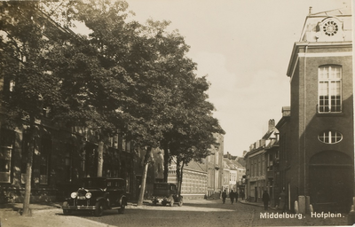 1947 Middelburg. Hofplein. Gezicht op het Hofplein te Middelburg met het gerechtsgebouw