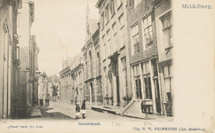 2050 Noordstraat. Middelburg. Gezicht in de Lange Noordstraat te Middelburg met rechts de kerk van de Doopsgezinde Gemeente