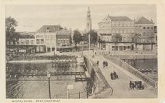 2140 Middelburg. Stationstraat. Gezicht op de Stationsbrug, de Blauwedijk en de Loskade te Middelburg met op de ...