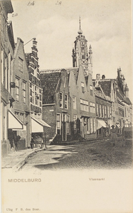 2161 Middelburg Vlasmarkt. Gezicht op de Vlasmarkt te Middelburg met op de achtergrond de stadhuistoren, de straat ...
