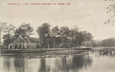 2221 Middelburg - oude Visscherij seissingel met eenden kooi. Gezicht op de Seissingel te Middelburg