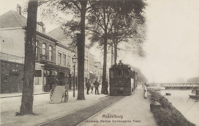 2392 Middelburg Loskade (Vertrek Domburgsche Tram). Gezicht op de Blauwedijk te Middelburg met de tram naar Domburg