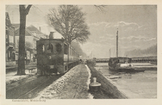 2393 Kanaalzicht, Middelburg. Gezicht op de Blauwedijk met de tram te Middelburg met rechts het Kanaal door Walcheren ...