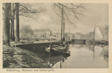 2441 Middelburg. Maisbaai met bateau-porte. Gezicht op de Maisbaai te Middelburg (links) met bateau-porte (schipbrug) ...