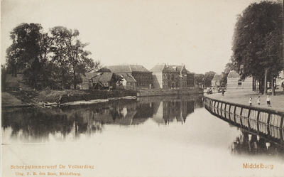 2446 Scheepstimmerwerf De Volharding Middelburg. Gezicht op de werf De Volharding aan de Kousteensedijk met het Huis ...
