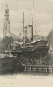 2451 Middelburg Droogdok met mailboot. Een in het dok te Middelburg liggende mailboot met op de achtergrond de abdijtoren