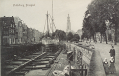 2459 Middelburg, Droogdok. Gezicht op het Dok te Middelburg met de Dam Zuidzijde en Dam Noordzijde, met op de ...