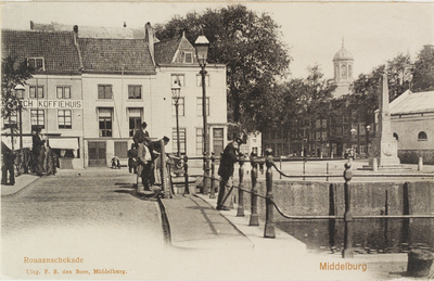 2573 Rouaanschekade Middelburg. Gezicht op de Spijkerbrug en de hoek van Rouaansekaai/Dwarskaai te Middelburg, rechts ...