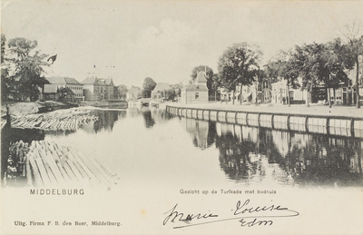 2588 Middelburg Gezicht op de Turfkade met badhuis. Gezicht op een deel van de Turfkaai en Nieuwe Haven te Middelburg ...