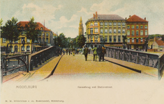 2610 Middelburg Kanaalbrug met Stationstraat. Gezicht over de stationsbrug te Middelburg op de Blauwedijk (links) en de ...