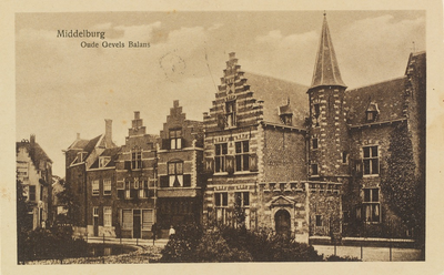 2846 Middelburg Oude Gevels Balans. Gezicht op de Balans te Middelburg met het plantsoen, fontein en een deel van de Abdij