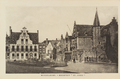 2895 Middelburg. - Societeit St. Joris . Gezicht op de Balans te Middelburg met het plantsoen, fontein, de Sint ...