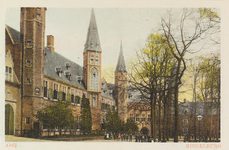2959 Abdij Middelburg. Gezicht op het Abdijplein te Middelburg met het gastenverblijf van de gouverneur des konings, de ...