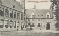 3164 Paleis Commisharis Koningin Abdij Middelburg. Gezicht op het Abdijplein te Middelburg met de ambtswoning van de ...
