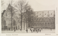 3181 Statenzaal, Groenmarkt. Middelburg. Gezicht op de Statenzaal van de Abdij aan de Groenmarkt te Middelburg met ...