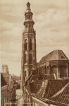 3318 Lange Jan Middelburg. Gezicht op de Abdijtoren en de Nieuwe Kerk te Middelburg vanuit de Reigerstraat
